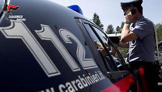 Bimba di 4 anni scappa di casa in pigiama e scalza: salvata da un automobilista