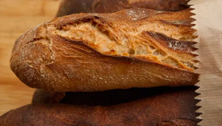 Viaggio all'interno di un panificio di viale Vittorio Veneto tra ingredienti non segnati e lavoratori in nero