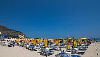 Mondello, rientrati parametri valori batteriologici: revocato il divieto balneazione