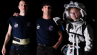 Dalla Sicilia alla Luna, il sogno dello spazio di Emanuele Pulvirenti: &laquo;Lo sto realizzando con ago e filo&raquo;