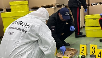 Allarme bomba al centro di smistamento delle poste di Catania: l'ordigno perfettamente riprodotto era finto