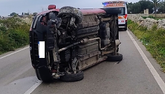 Auto si ribalta a Modica, illeso il conducente