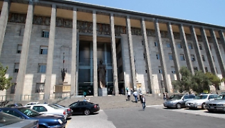 Catania: accusato di tentato omicidio per aver difeso il padre aggredito da un cliente, il Tribunale lo assolve