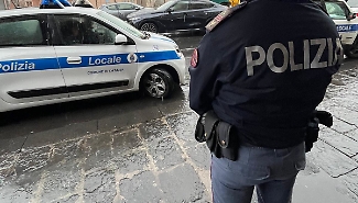 Il quartiere San Cristoforo "cinturato": raffica di multe e sequestri da polizia e vigili urbani