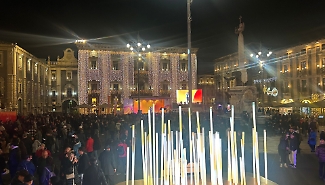 Un bagno di folla a Catania per il Viaggio della Fiamma Olimpica