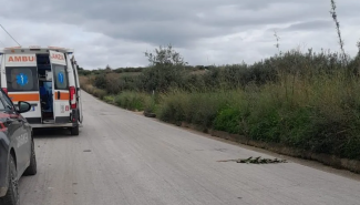 Perde il controllo dell'auto e finisce in un fossato sulla Santa Margherita - Menfi: muore una donna di 55 anni