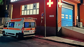 Motociclista perde il controllo del mezzo e muore nel Messinese: la moglie resta ferita