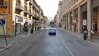 A spasso in centro a Palermo con un tirapugni-taser: 19enne arrestato dalla Polizia