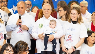 Festa di Natale al Garibaldi Nesima con tutti i nati del 2025