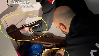 La lite tra vicini per la cassa acustica, gli spari e l'arresto: ecco cosa &egrave; accaduto alla periferia di Acireale