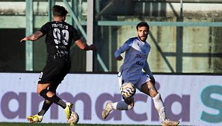 Siracusa punito di misura a Monopoli, Farroni para un rigore