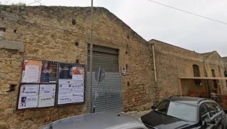 Piazza Armerina, ex Itis sommerso dai rifiuti: piano da 3 milioni di euro tra degrado e blatte