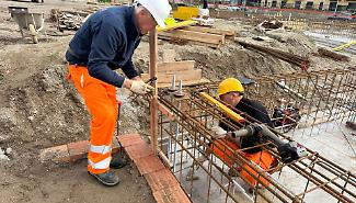 Demolizioni ad Ariella: l'ultima baracca abbattuta, 60 alloggi green in arrivo