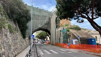 Scatta il restauro dell'arco di Cristo Re: viale Principe Umberto chiuso, si allarga il belvedere