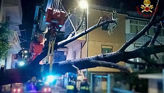 Villaggi e palazzine al centro al buio: Tipoldo, Giampilieri Superiore, Pezzolo e Via Natoli senza corrente