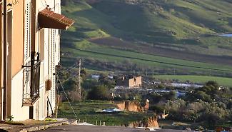 Frana a Niscemi, scattano i sigilli anche lungo la SP 11: sgomberate tre famiglie e due attivit&agrave; commerciali