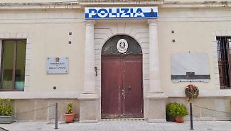 Finti carabinieri truffano un&rsquo;anziana: coppia di pregiudicati bloccata sull&rsquo;A20 dopo la fuga