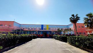 Scuola sotto attacco: docente colpita dal genitore di un alunno