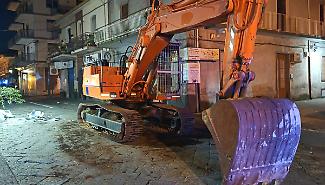 Colpo alla banca Baps di Zafferana Etnea: furto con escavatore, scardinato e portato via lo sportello del bancomat