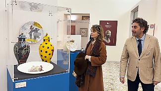 Violante Placido "incantata" da mosaici, teatro e dal fascino della Villa Romana del Casale