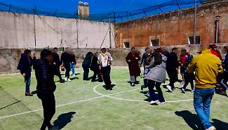 Ragusa, quando gli abbracci sono capaci di oltrepassare le sbarre