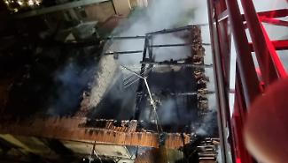 A fuoco le baracche del rione Taormina