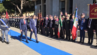 Svolta nelle indagini su incendi e ordigni: la Polizia di Stato celebra il 174&deg; a Noto