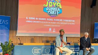 Jovanotti all&rsquo;universit&agrave; di Palermo tra quattrocento studenti: &laquo;La Sicilia &egrave; il centro dell'Europa, coltivate il futuro con la fatica&raquo;