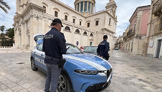 Comiso, evade i domiciliari per picchiare l'ex compagna: catturato nella notte