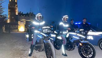 Serata abusiva con 900 persone in spiaggia, blitz delle forze dell&rsquo;ordine: musica interrotta e locale sanzionato