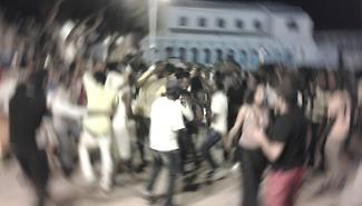 Siracusa, violenta rissa tra la gente in piazza Santa Lucia: tre feriti
