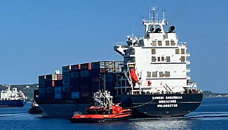 Milazzo, sbarco storico a Giammoro: ormeggia la prima mega portacontainer X‑Press Sagarmala