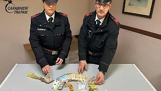 Carabinieri di Castelvetrano, con il fiuto di Ron, arrestano coppia a Santa Ninfa: sequestrati circa 140 grammi di droga e 1.500 euro