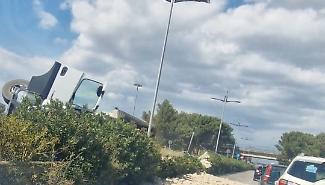 Grave incidente stradale sul primo tratto della Ragusa mare, traffico bloccato
