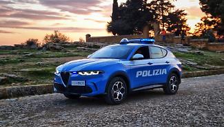 Aggredita in strada dall'ex compagno mentre ha in braccio il figlio: ferita una donna