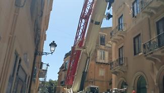 Via Atenea chiusa per i lavori all&rsquo;Universit&agrave;, i commercianti furiosi: "Nessun preavviso, danni enormi"