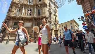 Allerta gialla per il caldo a Palermo: temperature percepite fino a 33 gradi, preallerta incendi e possibili temporali