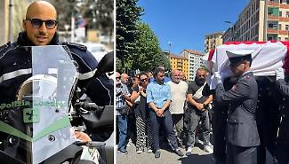 Morto dopo inseguimento, il funerale di Francesco Imprezzabile a Milano con il casco sul feretro, applausi e lutto cittadino