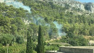 Paura a Modica, vasto incendio in contrada Monserrato