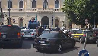Disordini a piazza Lanza, attivato un imponente dispositivo di sicurezza delle forze dell'ordine