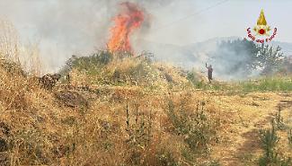 Catania brucia: 28 interventi conclusi, 19 in corso e 55 richieste in attesa