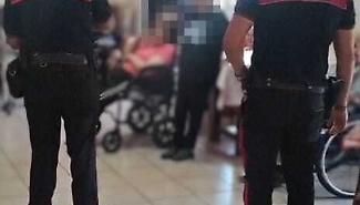 Comunit&agrave; alloggio per anziani stipata, senza acqua e fatiscente: struttura chiusa e ospiti trasferiti