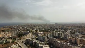 Siracusa, incendio a Lido Sacramento: diverse famiglie evacuate. Il video