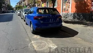 Catania, scorribanda in motorino e un pedone travolto: la preoccupazione di una madre: &laquo;Correvano come i pazzi&raquo;