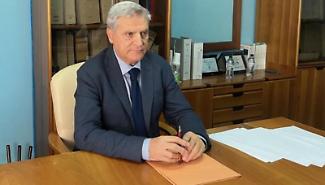 Mozione bocciata, il sindaco Lo Faro resta: astensione ed espulsioni scuotono il Consiglio