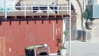 All&rsquo;Arenella accesso negato allo scalo vecchio: interviene il Comune, spallata alle barriere