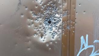 Lo Zen sempre pi&ugrave; Gomorra, sui social il video di tre giovani che sparano in strada nel quartiere