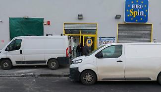 Colpo "grosso" all&rsquo;Eurospin: a Catania &egrave; caccia ai 4 banditi. La svolta dai filmati