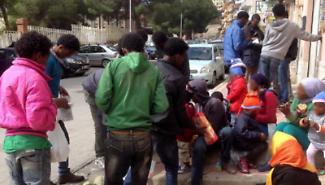Migranti e assistenza sanitaria, accordo tra Asp e Medici senza frontiere