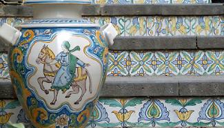 Ceramica di Caltagirone verso la Igp: riconoscimento in arrivo dal Mimit; Santo Stefano di Camastra scelta per il progetto pilota